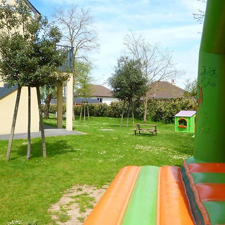 Residence Le Bois Flotte Merville-Franceville-Plage Exterior foto