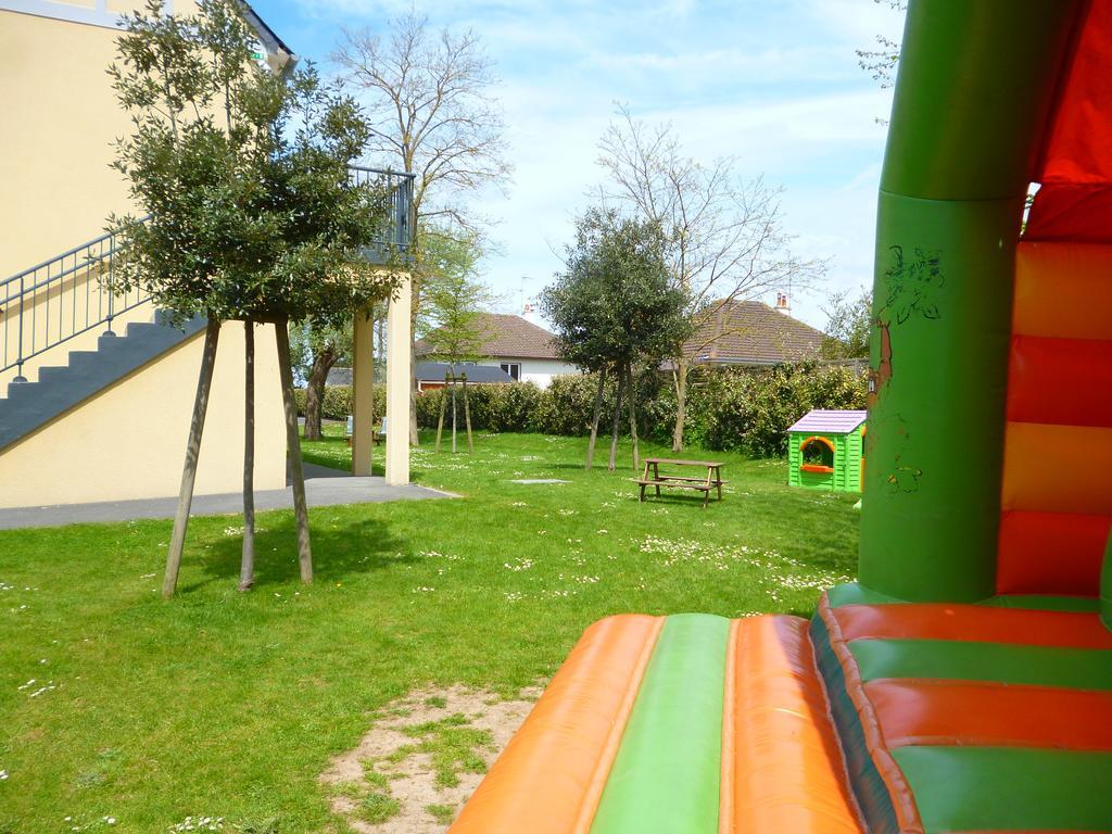 Residence Le Bois Flotte Merville-Franceville-Plage Exterior foto