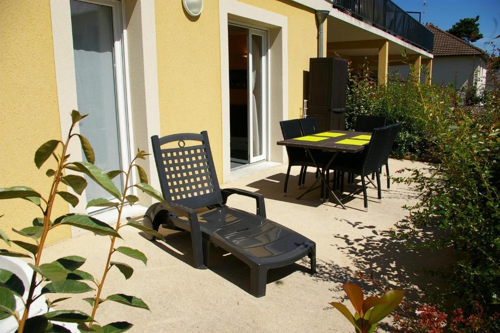 Residence Le Bois Flotte Merville-Franceville-Plage Quarto foto